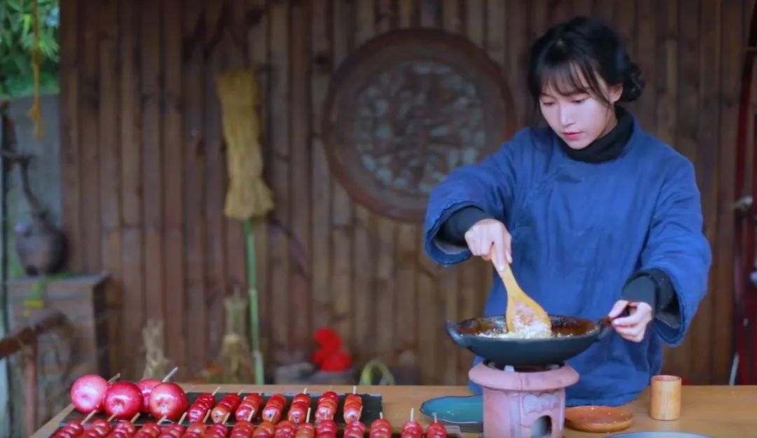 &ldquo;土地仙&rdquo;李子柒回归：千万人曾在她的视频里，拂去焦虑与躁郁